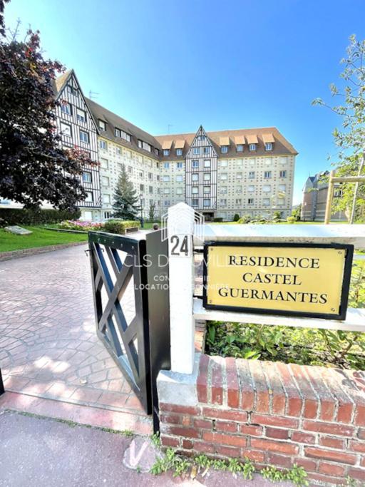 Le Castel 1 C.L.S Deauville Exterior foto